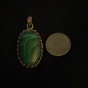 Green lace agate gemstone to include 18 or 20 inch silver chain